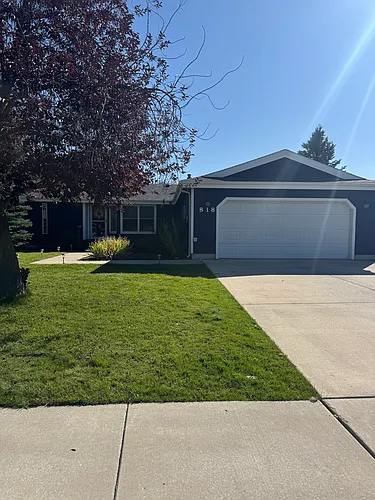 818 Oakwood Dr Photo 1