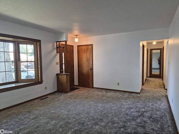 4th image of 2205 N 3rd Ave E