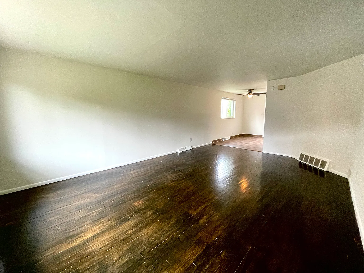 3 bed, 1200 sqft, $1,500 — Photo 4