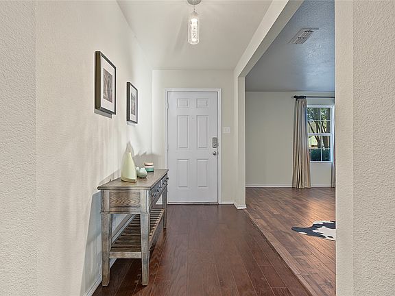 5th image of 2929 Aspen Way