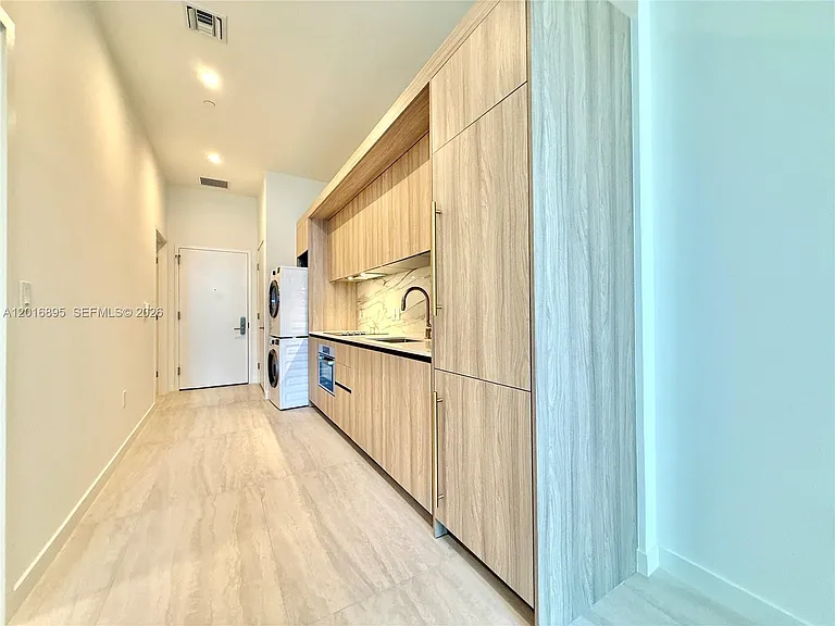 77 SE 5th St #1213 — Photo 5