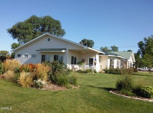 420 3rd Ave S, Ellendale, ND 58436