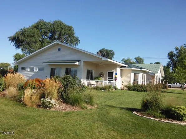 420 3rd Ave S, Ellendale, ND 58436
