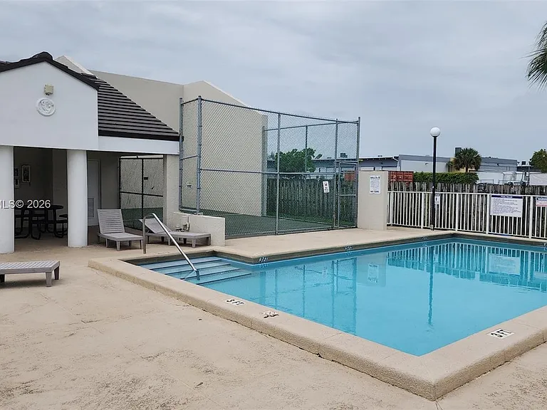 4540 SW 68th Court Cir #48-7 — Photo 27