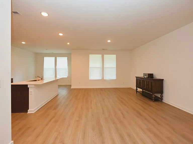 7187 Sutton Dr — Photo 5