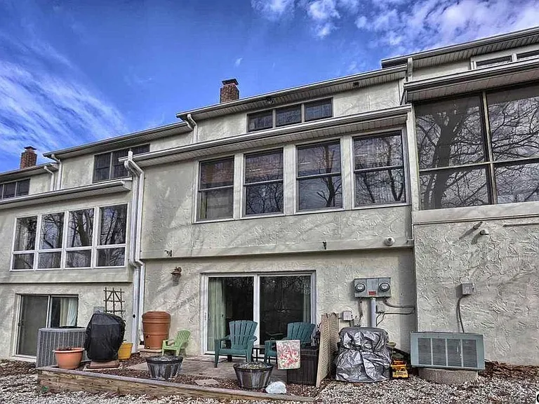 954 Innsbruck Dr — Photo 23