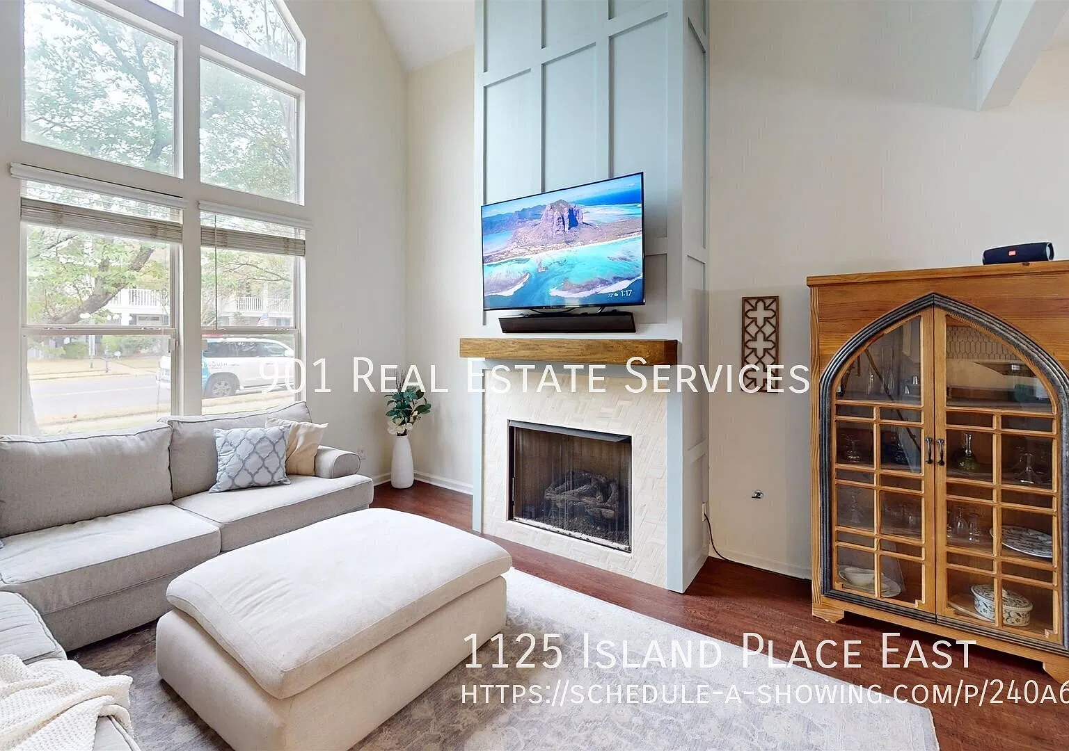 Charming Home on the Island — Photo 3
