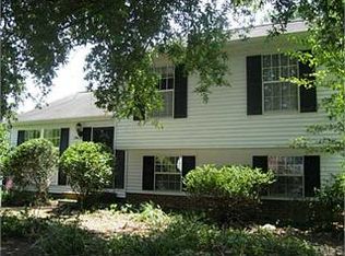 1812 Riverknoll Dr, Raleigh, NC 27610