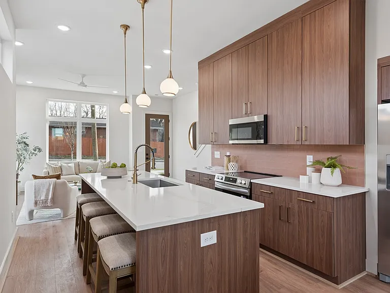 3916 Delaware Ave — Photo 10