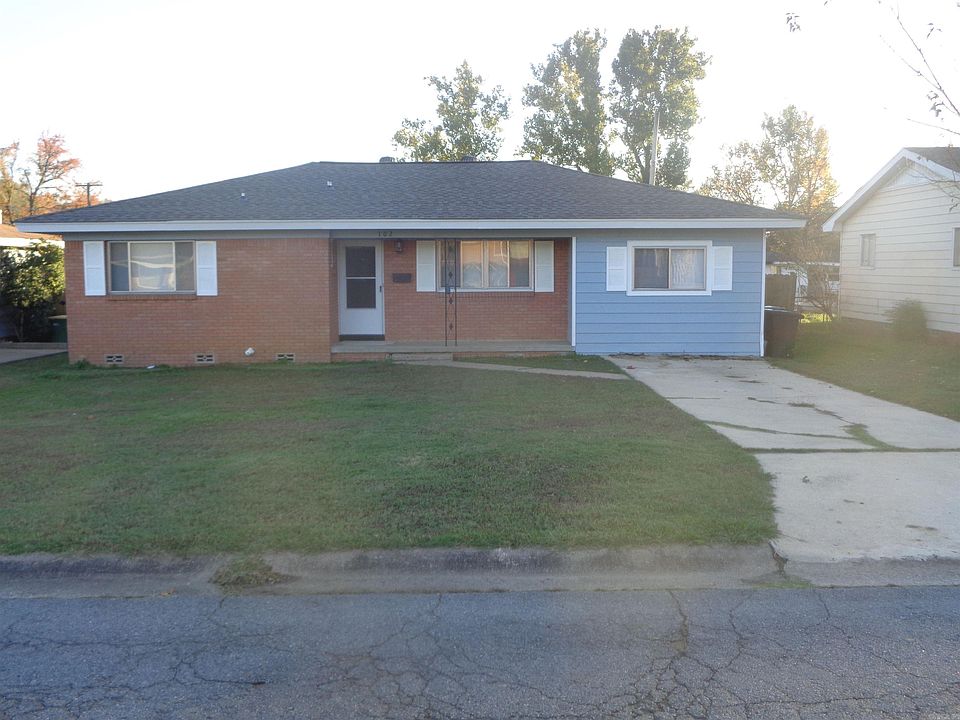 1st image of 102 Wisteria Dr
