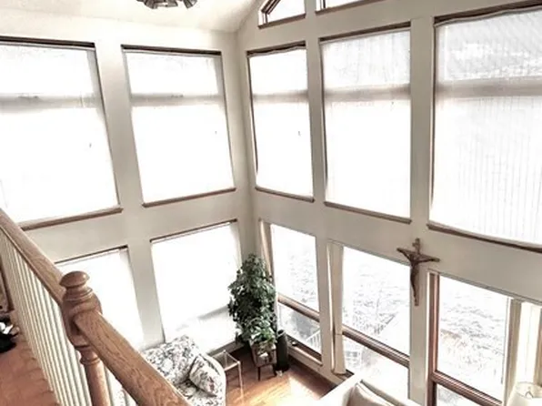 31 Bluemer Rd, Southampton, MA 01073