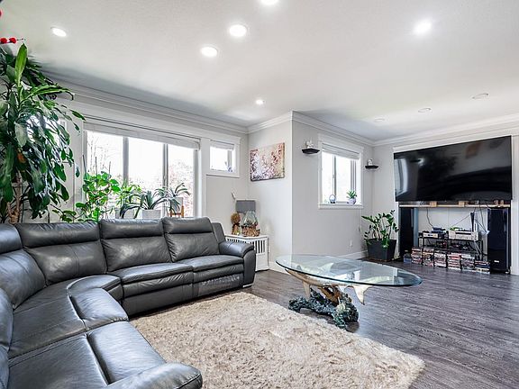 3rd image of 21528 Donovan Ave