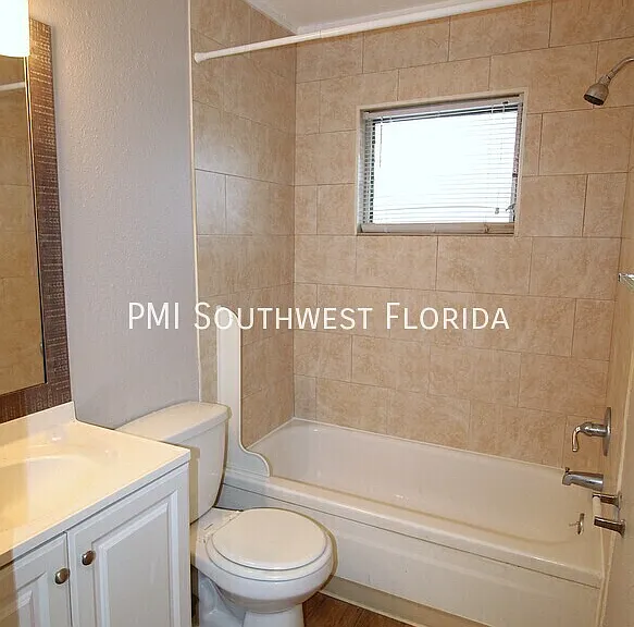 3001 Bee Ridge Rd #117 — Photo 5