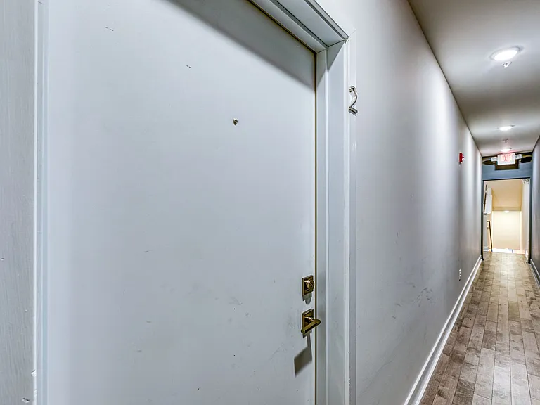 Brand New Luxury Apartments — Photo 35