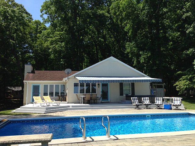1st image of 225 Warehouse Cove Ln