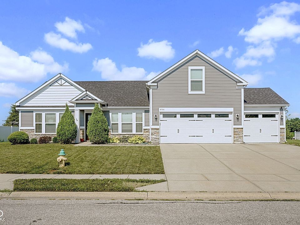 1st image of 4744 Clairmont Dr