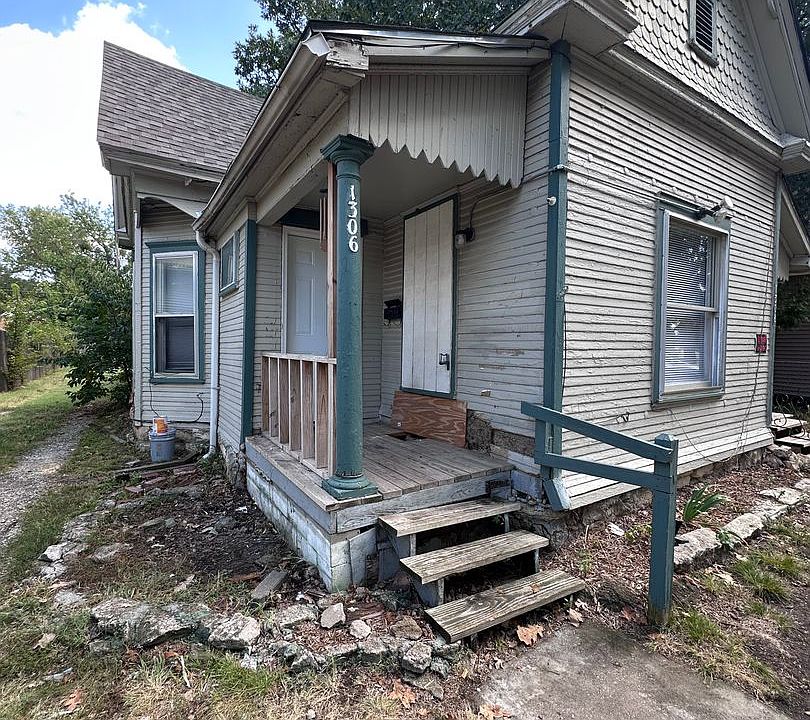 1st image of 1306 S Emporia Ave #1306