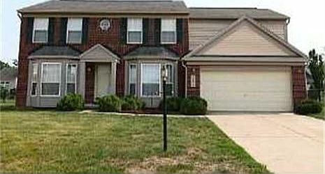 1st image of 44875 Greenwood Dr #104