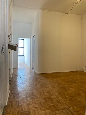 Rented by Shai Realty Management Inc | media 17