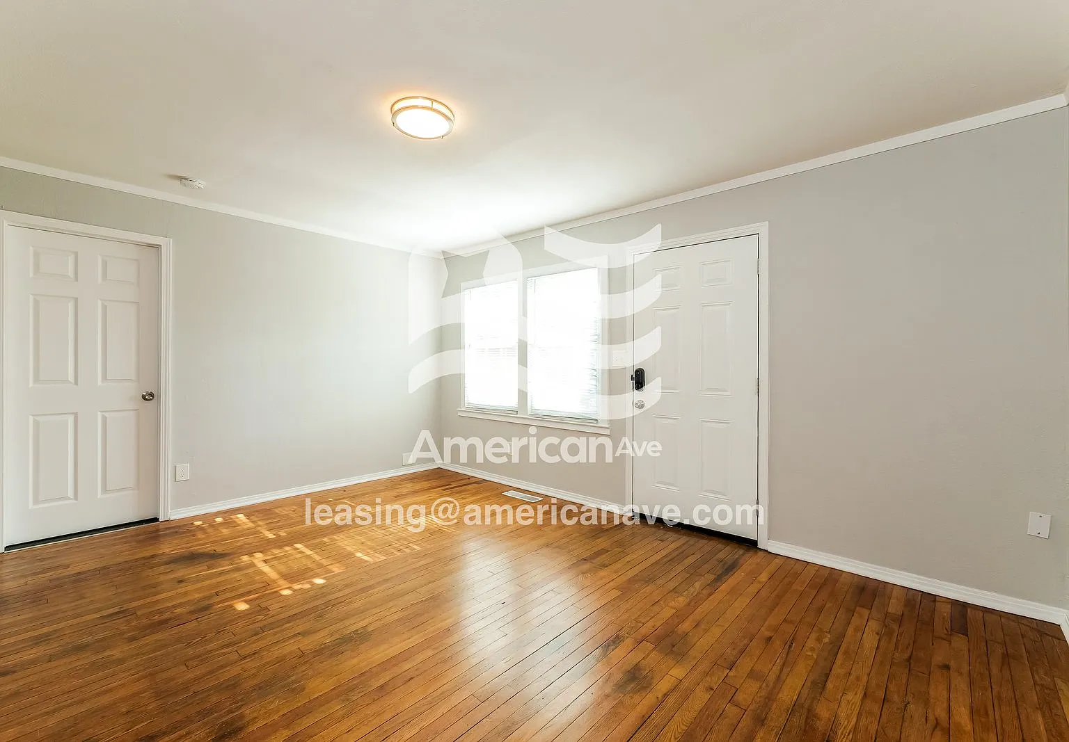 3 bed, 1.5 bath, 1296 sqft, $1,072 — Photo 3