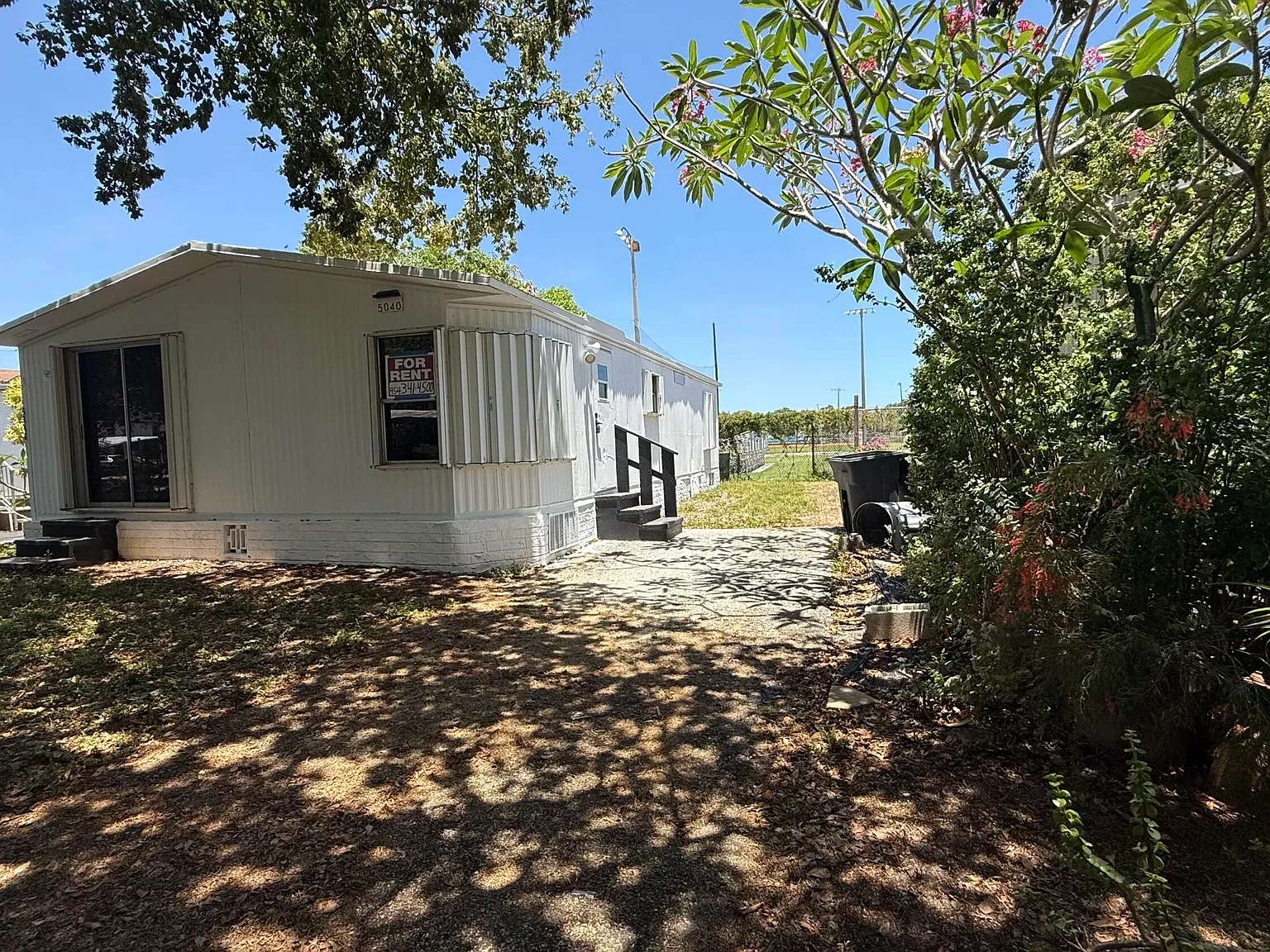 2 bed, 2.0 bath, 960 sqft, $2,200 — Photo 1