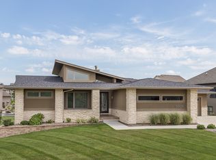 15505 Plum Dr, Urbandale, IA 50323