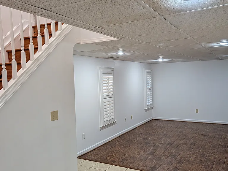 959 Foxborough Rd — Photo 55