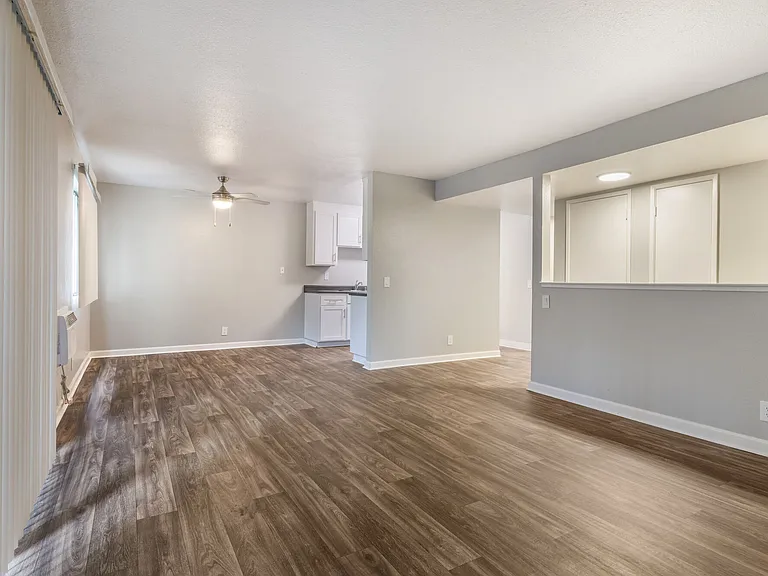 Kentwood Apartments — Photo 43