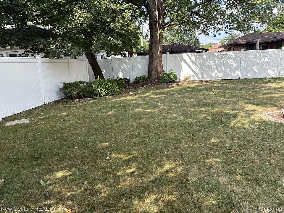 12831 Northfield Blvd, photo 12