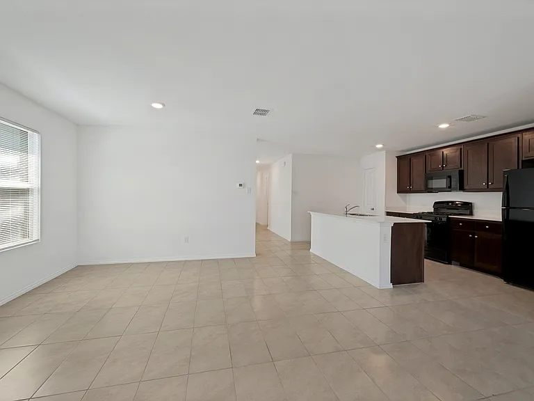 14045 Ilderton St — Photo 4