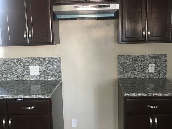 5th image of 10744 Woodruff Ave