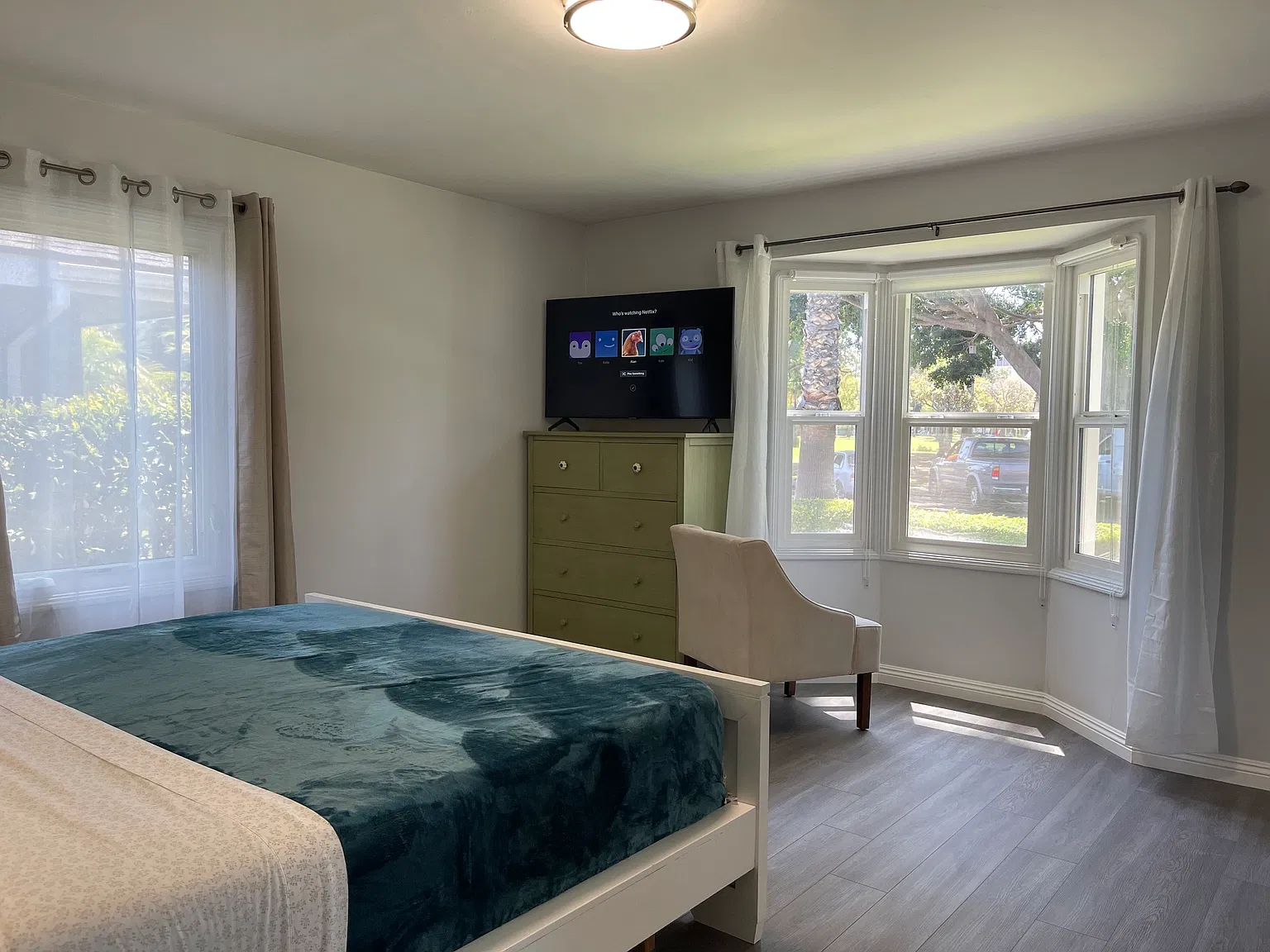 4 bed, 1767 sqft, $5,850 — Photo 2