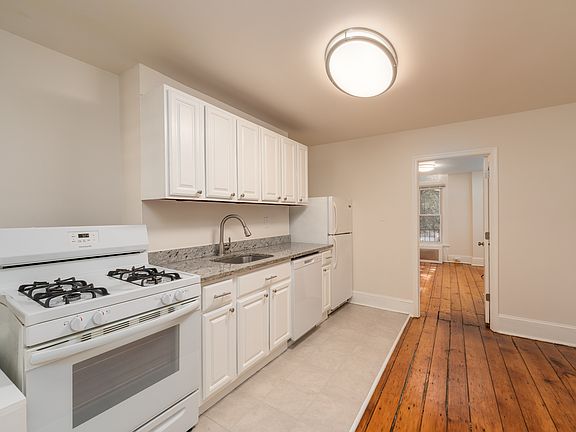 4th image of 8 S Ann St #1ST