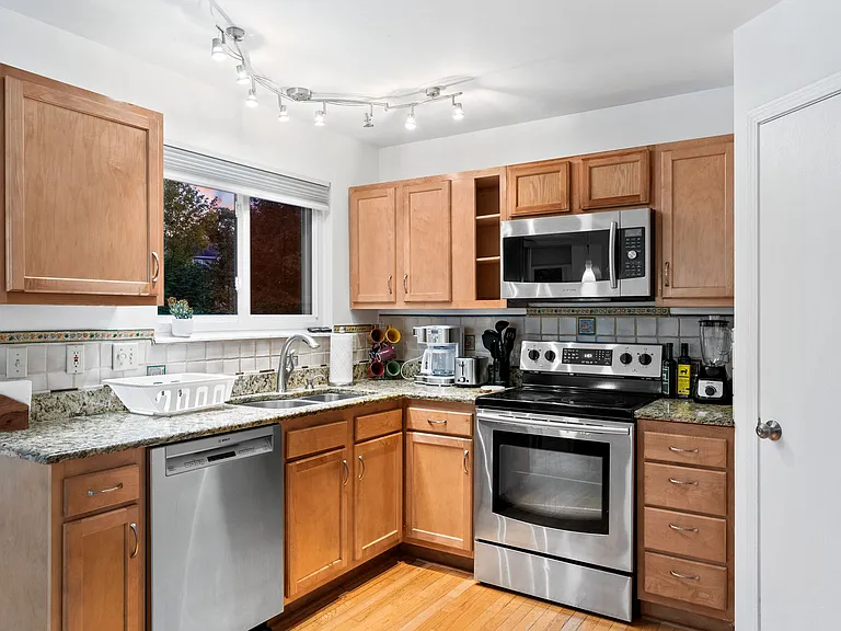 2528 Shiva Ct — Photo 18