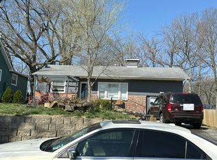 5413 NW Venetian Dr, Houston Lake, MO 64151