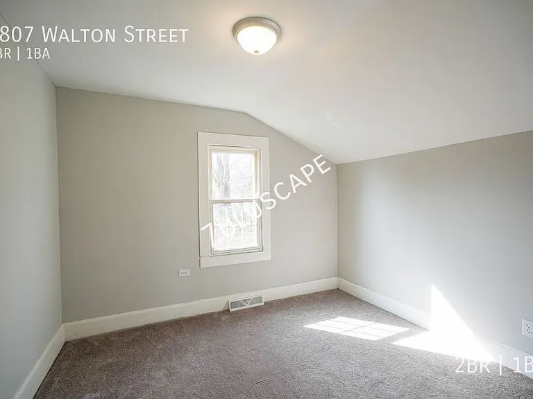 1807 Walton St — Photo 8