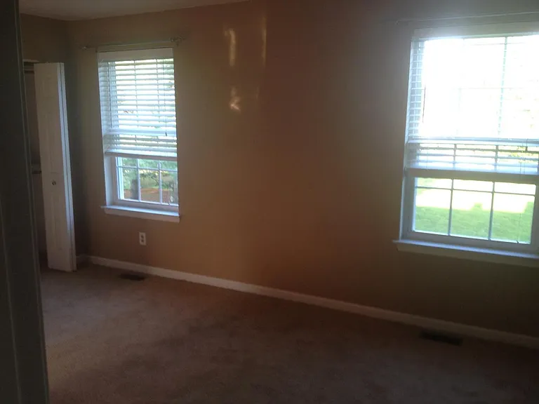 705 Reedy Cir — Photo 6