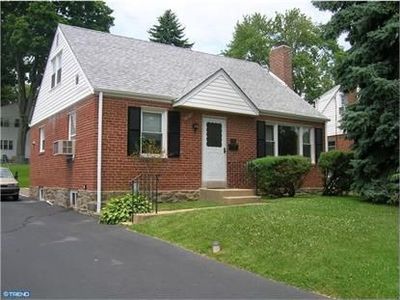 18 S Malin Rd, Broomall, PA, 19008