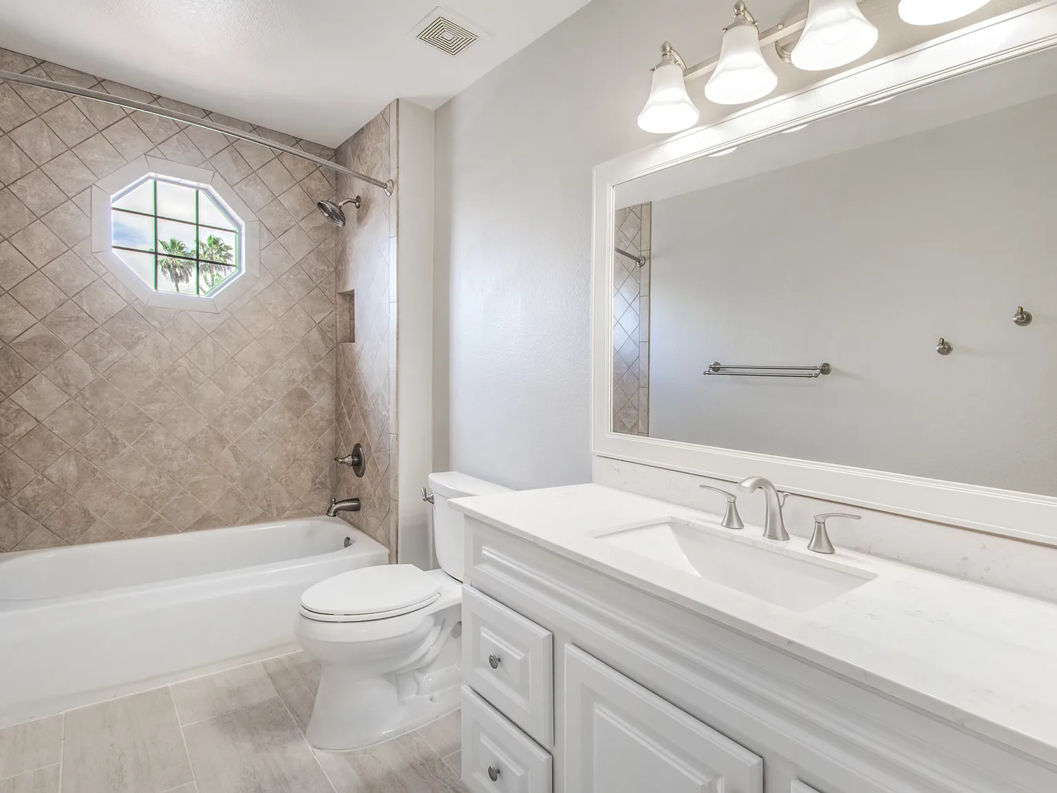 4 bed, 2.5 bath, 2464 sqft, $4,500 — Photo 4