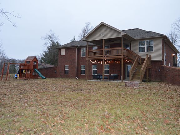 4th image of 8408 Locust Dr
