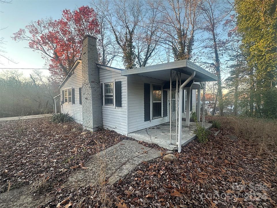 1st image of 2282 Crystal Dr
