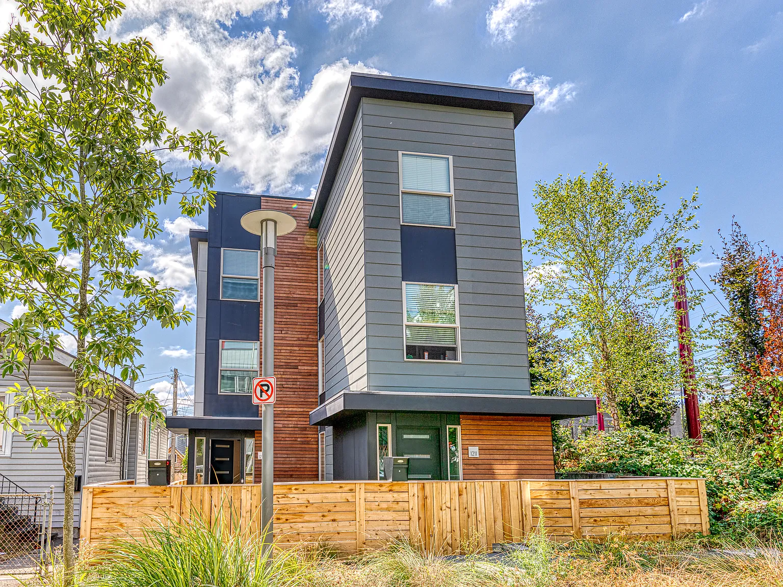 1213 E James Ct — Photo 1
