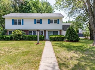 8 Rickey Dr, Hudson, NH 03051