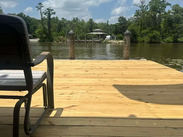 18561 River Bend Rd, Maurepas, LA 70449