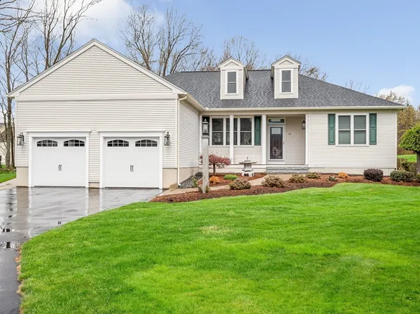43 Juniper Wood Dr, Haverhill, MA 01832