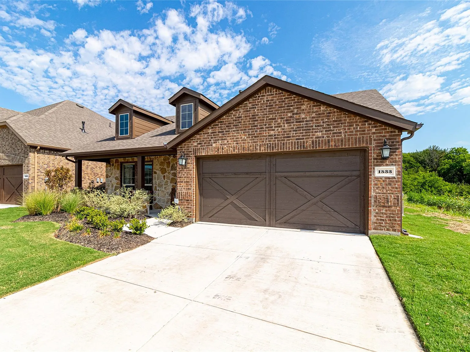 1533 Summit View Ln — Photo 2