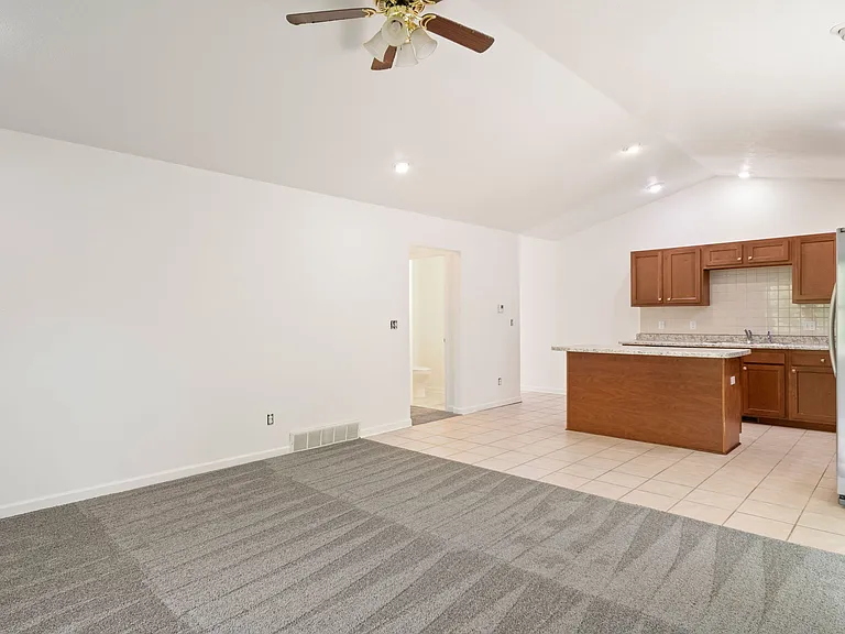 2690 32nd St SE — Photo 12