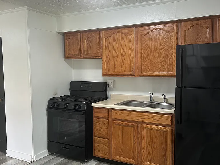 100-61F Midland Hts — Photo 4