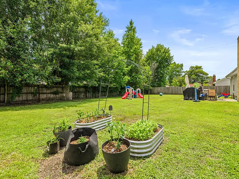 132 Stonemark Ct — Photo 38