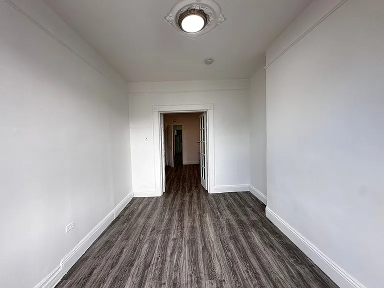 70 Rose Ave #2R — Photo 7